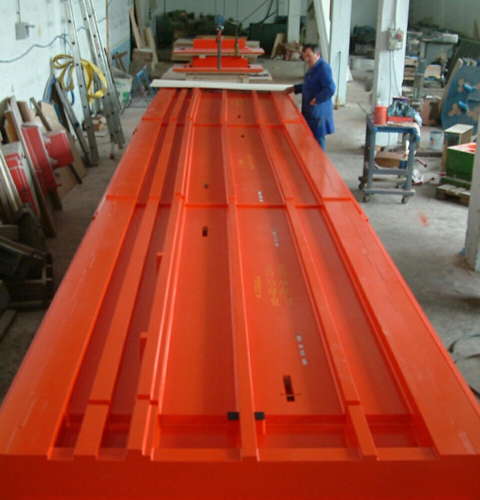 Molde de madera de gran dimensión